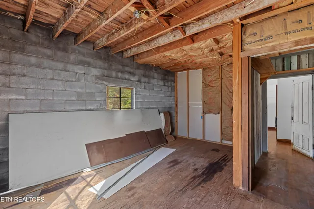 $150,000 | 70 North N Highway, Eidson, TN 37731