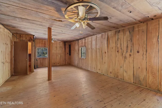 $150,000 | 70 North N Highway, Eidson, TN 37731