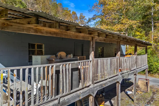 $150,000 | 70 North N Highway, Eidson, TN 37731