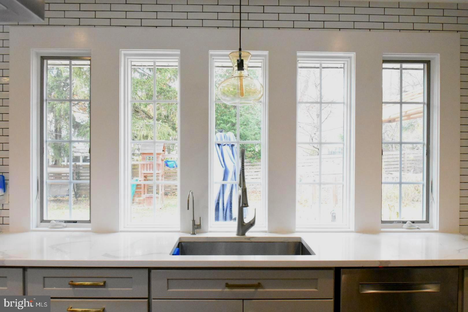 28 Delaware Avenue Ewing, NJ 08628 - Photo 2 of 46
