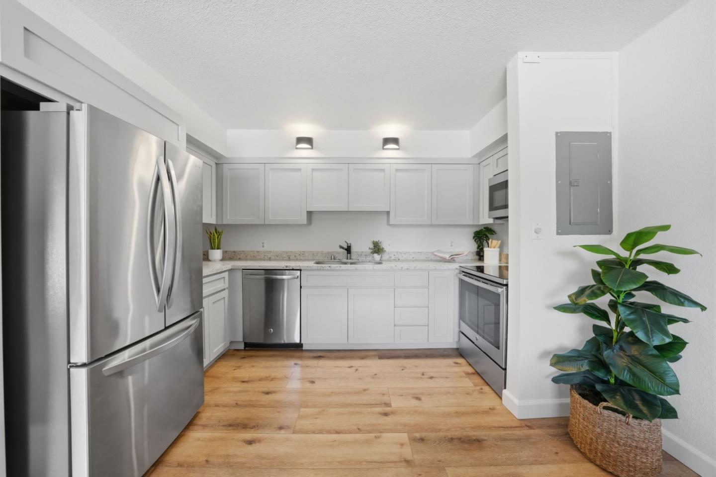 701 North Rengstorff Avenue, Unit 6 Mountain View, CA 94043 - Photo 7 of 49