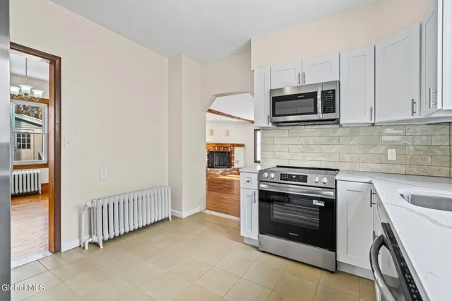 $359,900 | 10 Wood Terrace, Albany, NY 12208