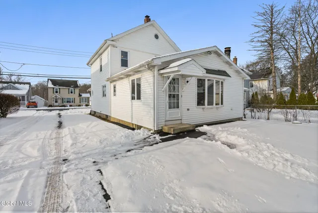 $359,900 | 10 Wood Terrace, Albany, NY 12208