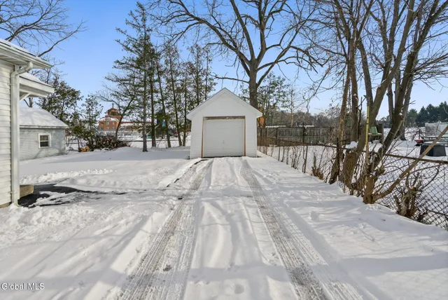 $359,900 | 10 Wood Terrace, Albany, NY 12208