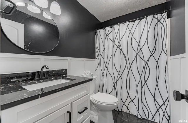 $469,000 | 9142 Prospect Road, Mount Olive, IL 62069