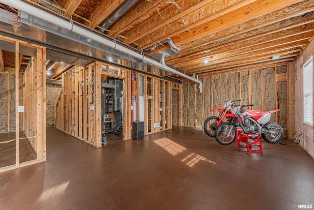 $469,000 | 9142 Prospect Road, Mount Olive, IL 62069