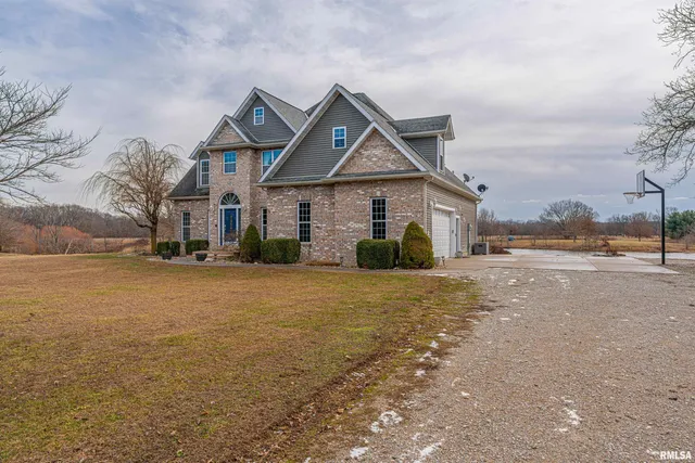 $469,000 | 9142 Prospect Road, Mount Olive, IL 62069