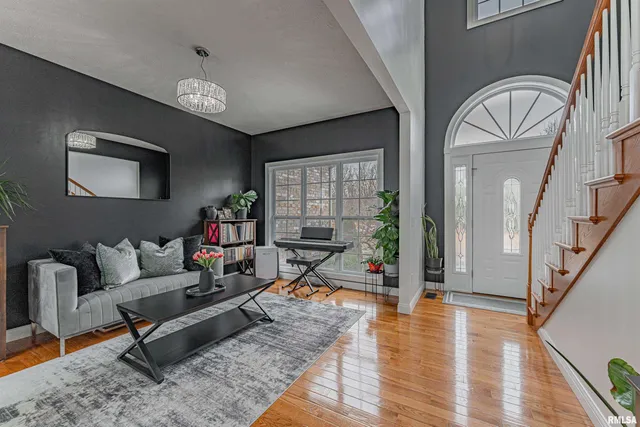 $469,000 | 9142 Prospect Road, Mount Olive, IL 62069