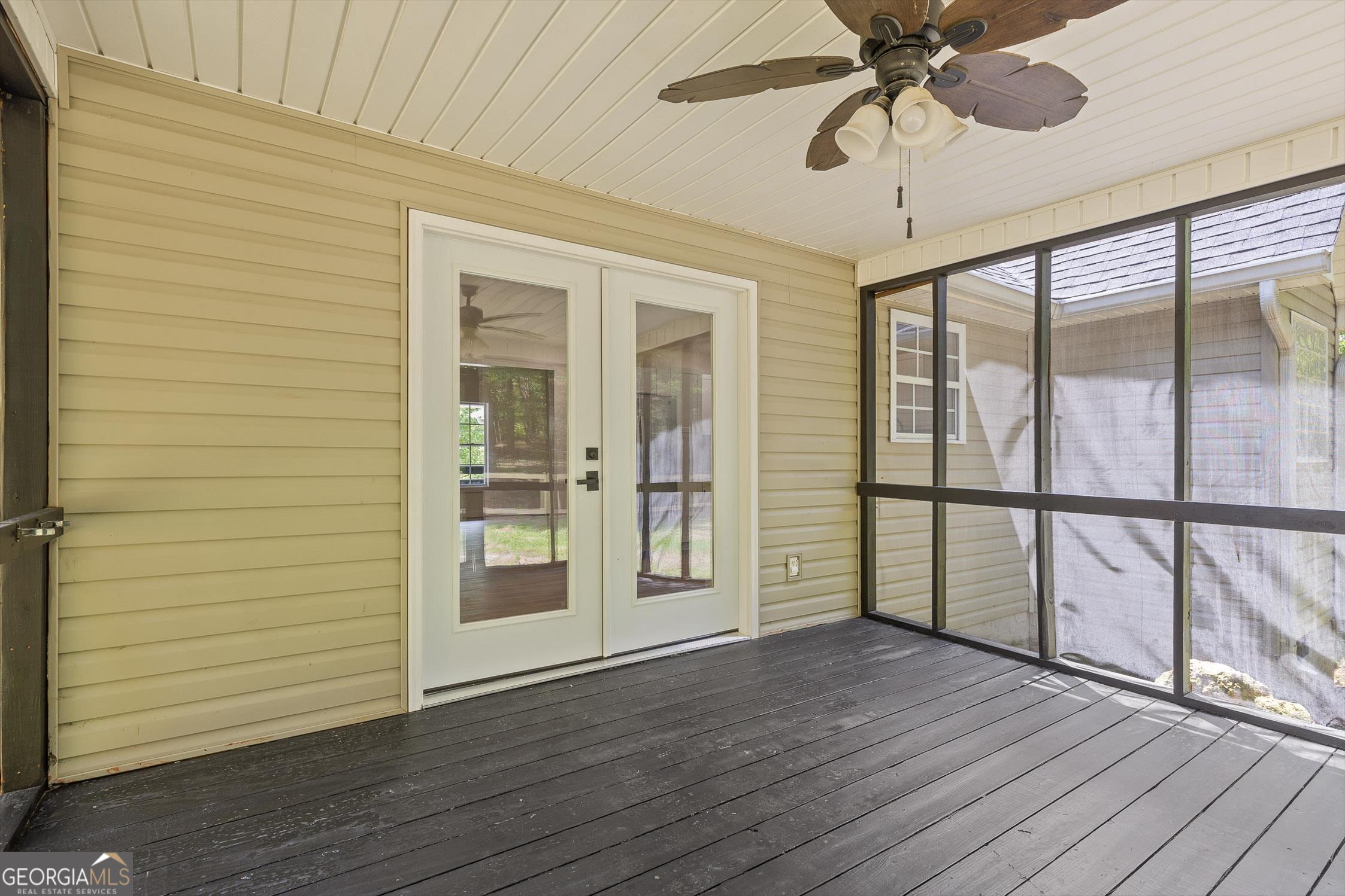 506 Condra Road Ringgold, GA 30736 - Photo 3 of 27 a view of an entryway with wooden floor