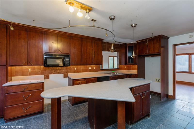 318 Rosslyn Road Carnegie, PA 15106 - Photo 7 of 11 Gallery Image 7