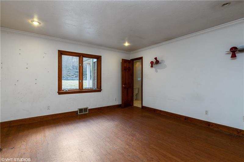 318 Rosslyn Road Carnegie, PA 15106 - Photo 10 of 11 Gallery Image 10