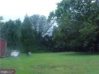 1016 Edinburg Road Hamilton, NJ 08690 - Photo 2 of 4 a view of a backyard