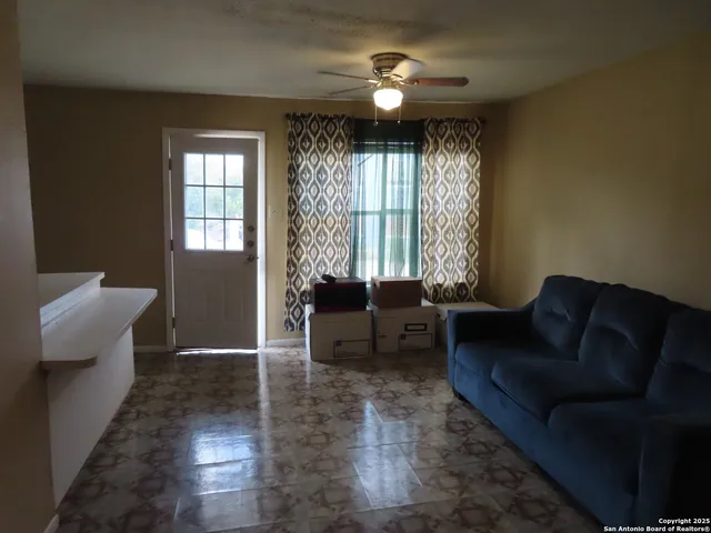 $640 | 264 Natalen Avenue, San Antonio, TX 78209