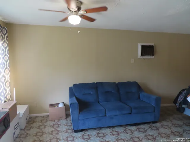 $640 | 264 Natalen Avenue, San Antonio, TX 78209