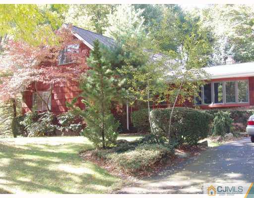 15 Whitewood Road Edison, NJ 08820 - Photo 1 of 10 Gallery Image 1