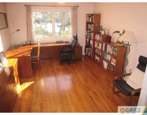 15 Whitewood Road Edison, NJ 08820 - Photo 5 of 10 Gallery Image 5
