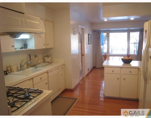15 Whitewood Road Edison, NJ 08820 - Photo 6 of 10 Gallery Image 6