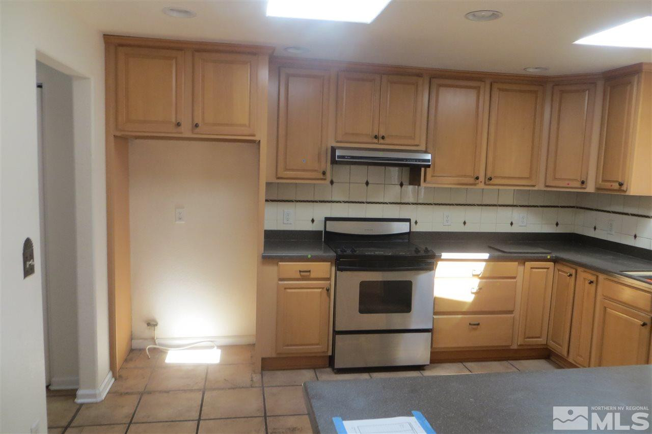 4930 Charlotte Way Reno, NV 89502 - Photo 4 of 28 Photo 4