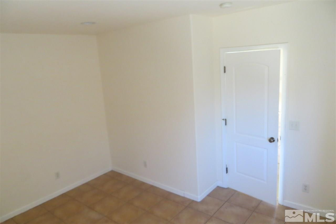 4930 Charlotte Way Reno, NV 89502 - Photo 7 of 28 Photo 7