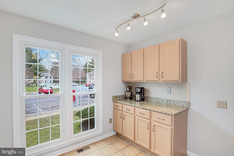 611 Sonata Way Silver Spring, MD 20901 - Photo 14 of 30 Kitchen