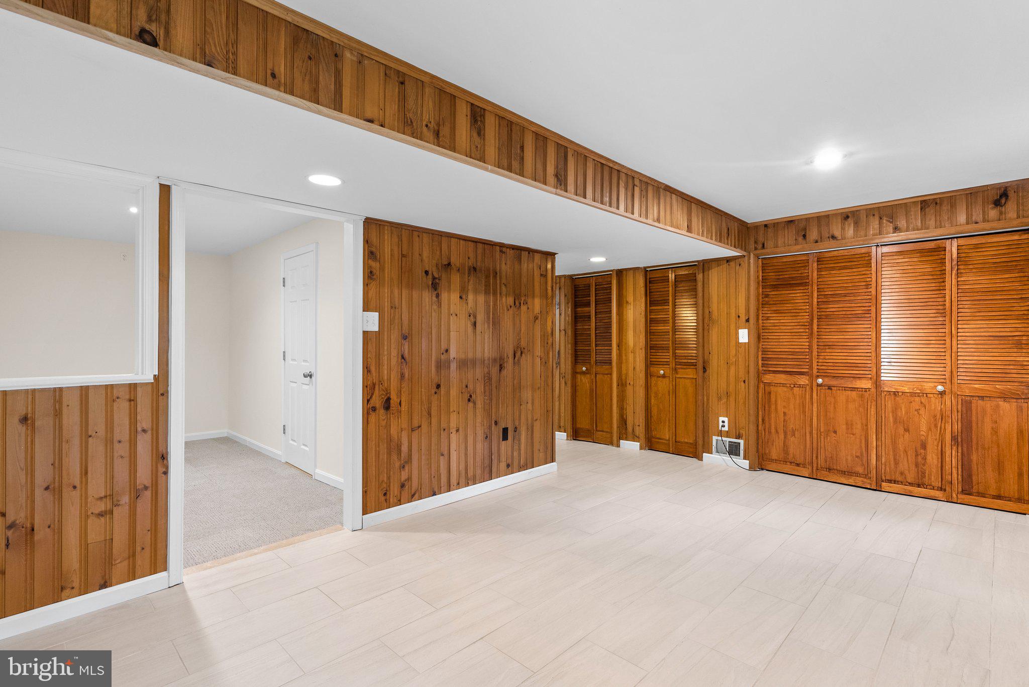 17513 Longview Lane Olney, MD 20832 - Photo 36 of 51 a view of a livingroom with wooden floor