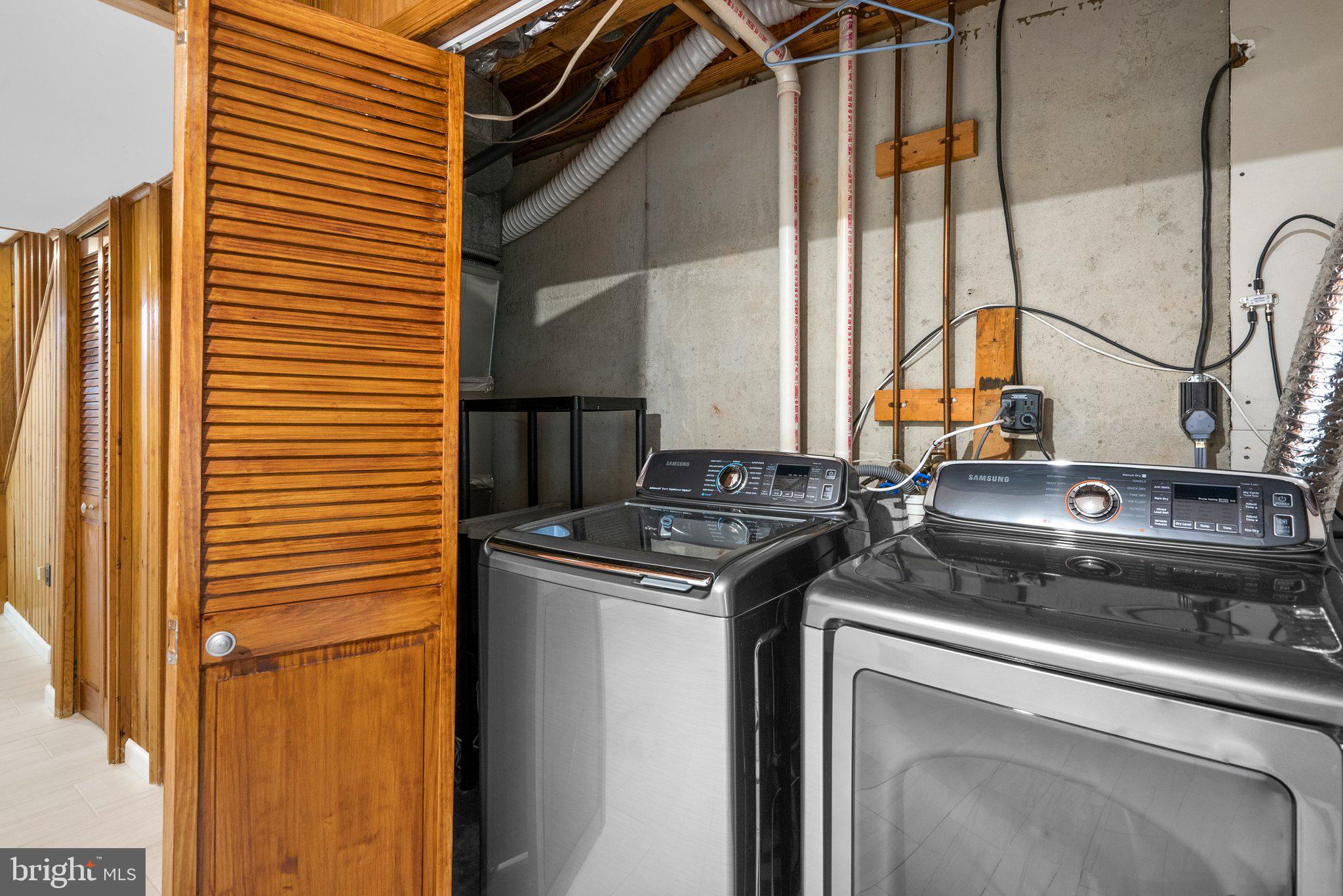 17513 Longview Lane Olney, MD 20832 - Photo 41 of 51 a kitchen with a stove and a sink