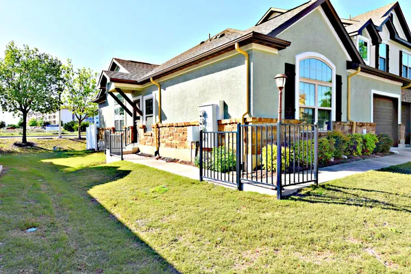 $1,795 | 1900 Little Elm Trail, Unit 9, Cedar Park, TX 78613