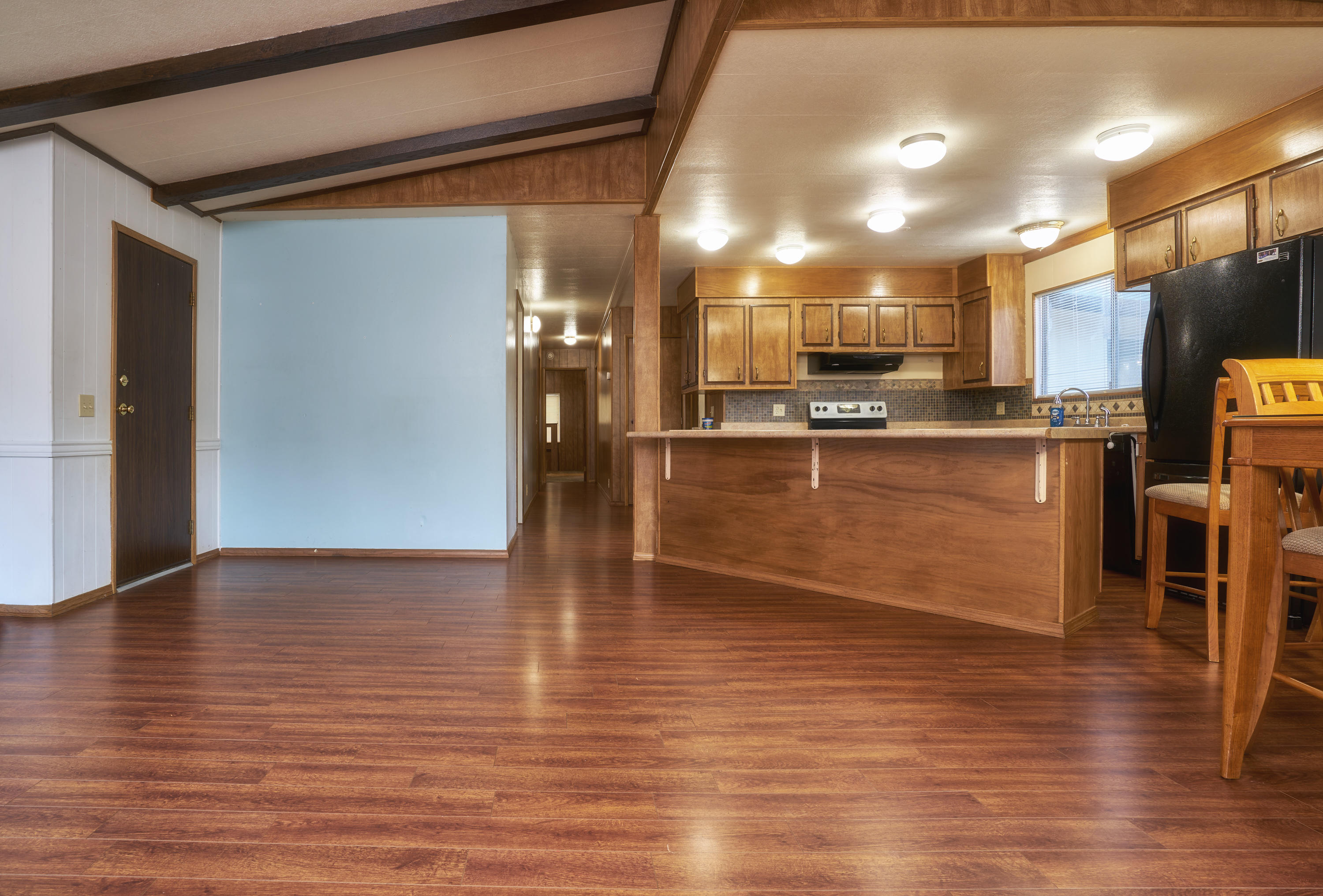 16881 Ford Rd_MLS_09
