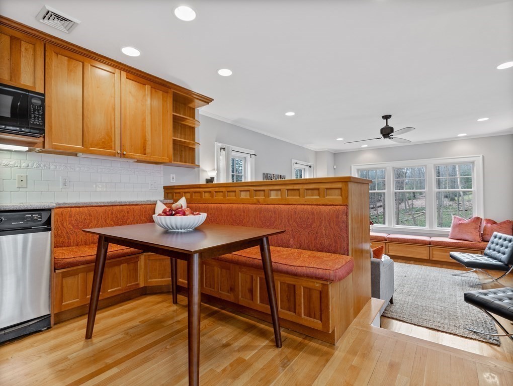 48 Hundreds Road Wellesley, MA 02481 - Photo 12 of 32