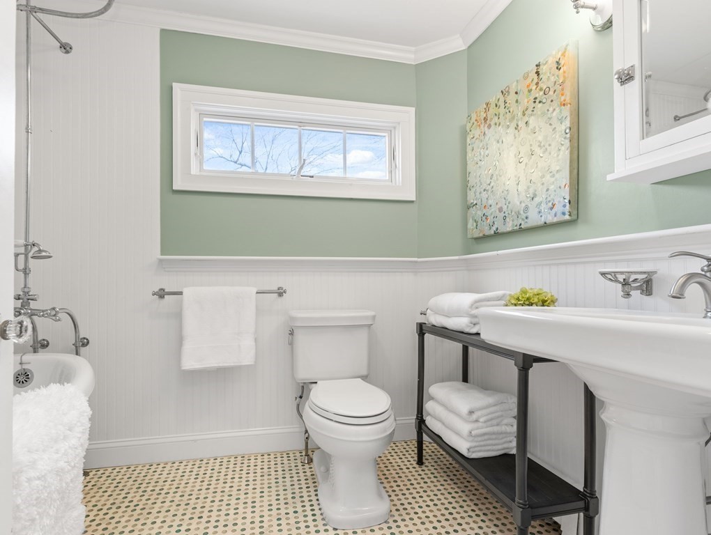 48 Hundreds Road Wellesley, MA 02481 - Photo 24 of 32