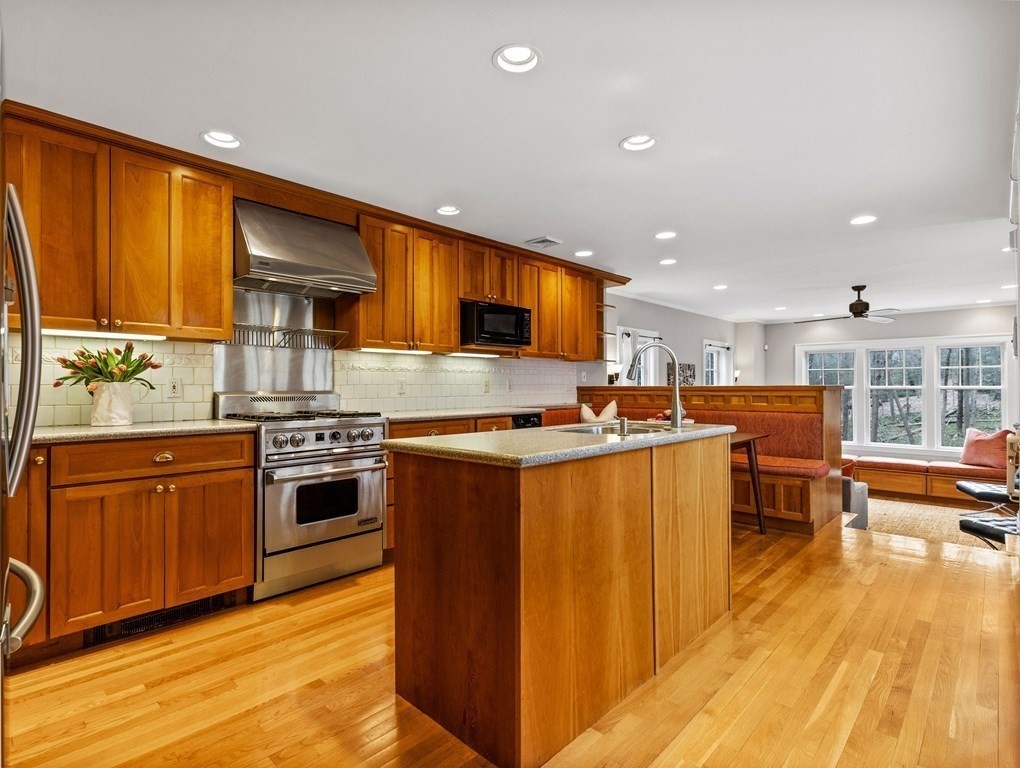 48 Hundreds Road Wellesley, MA 02481 - Photo 9 of 32