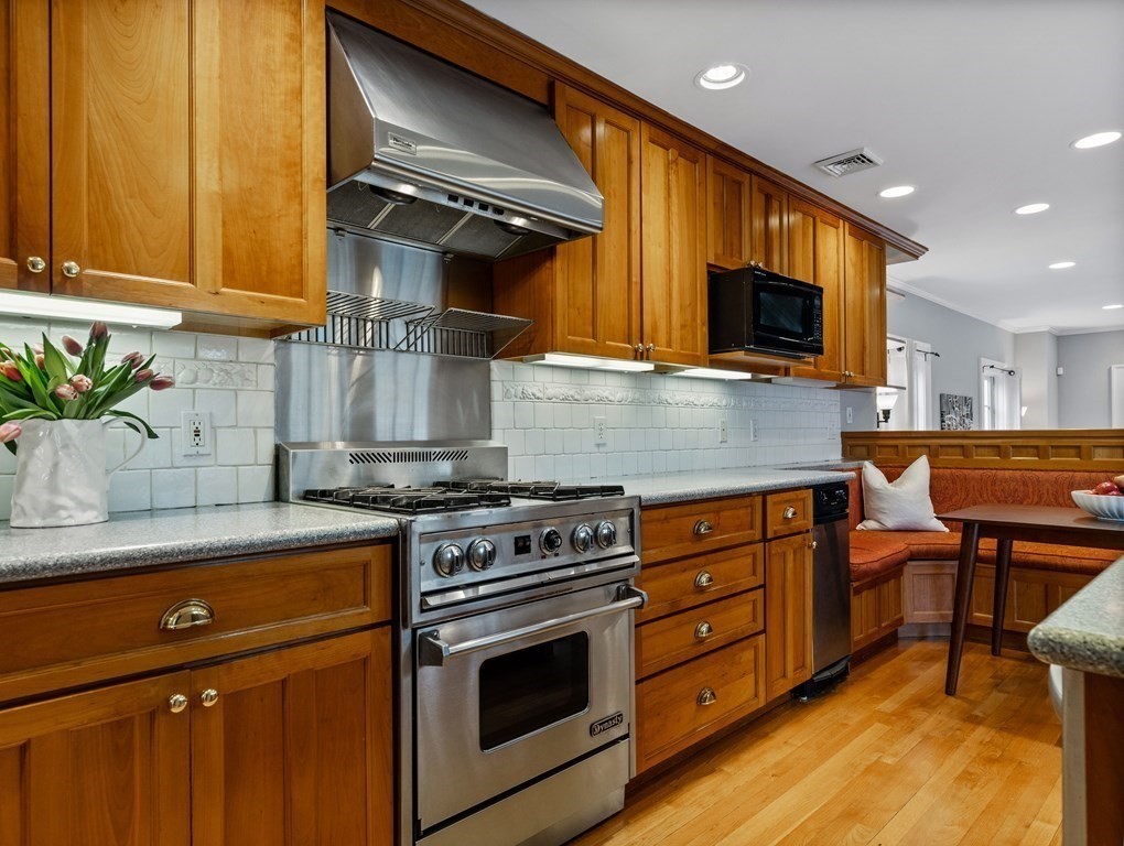 48 Hundreds Road Wellesley, MA 02481 - Photo 10 of 32