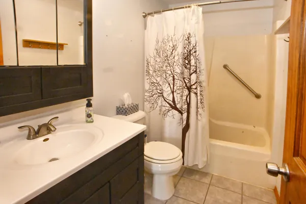 $260,000 | 3621 Kingsway Drive, Crown Point, IN 46307