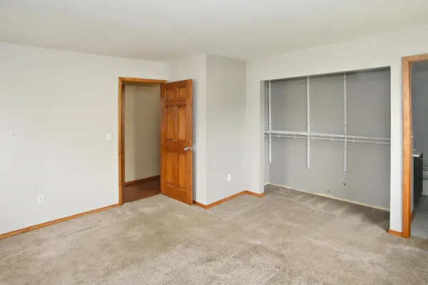 $260,000 | 3621 Kingsway Drive, Crown Point, IN 46307