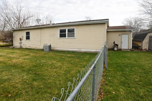 $260,000 | 3621 Kingsway Drive, Crown Point, IN 46307