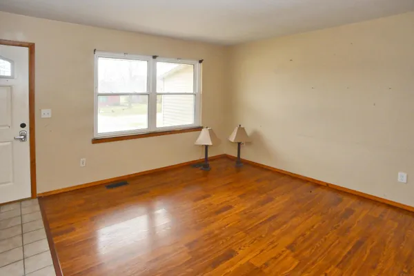 $260,000 | 3621 Kingsway Drive, Crown Point, IN 46307