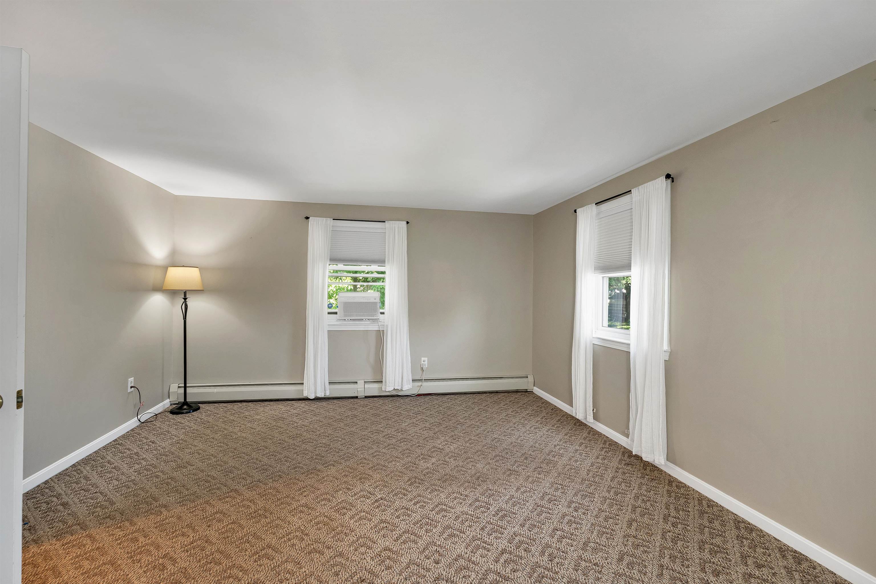 22 Jonathan Lane Manchester, NH 03104 - Photo 22 of 49