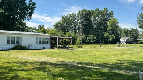 $106,000 | 14544 North Old Centralia Lane, Mount Vernon, IL 62864