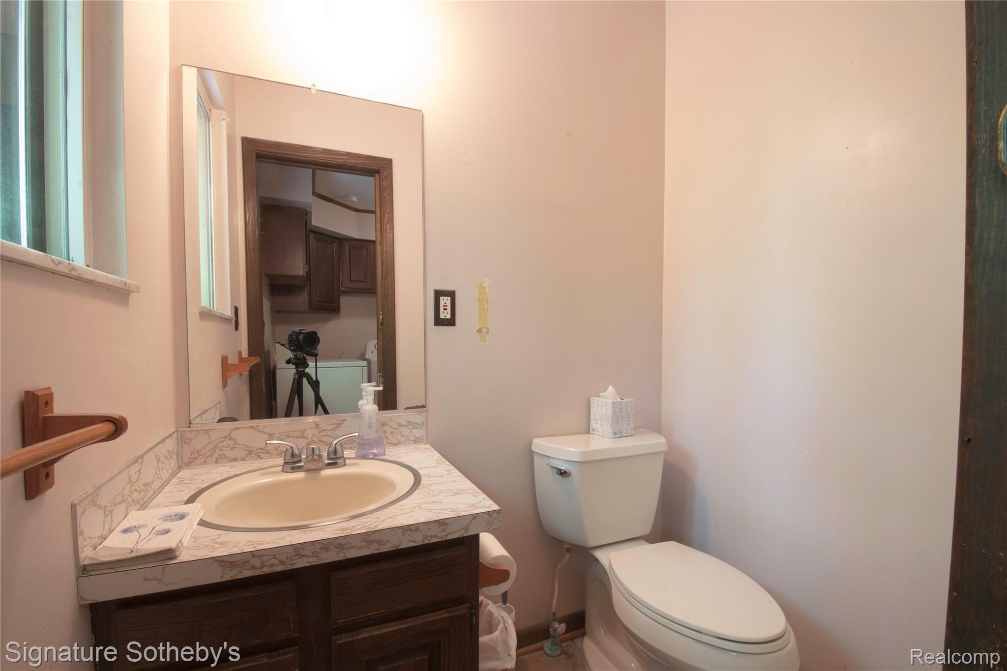 11920 Read Road Fenton, MI 48430 - Photo 22 of 43 Half bathroom off laundry area