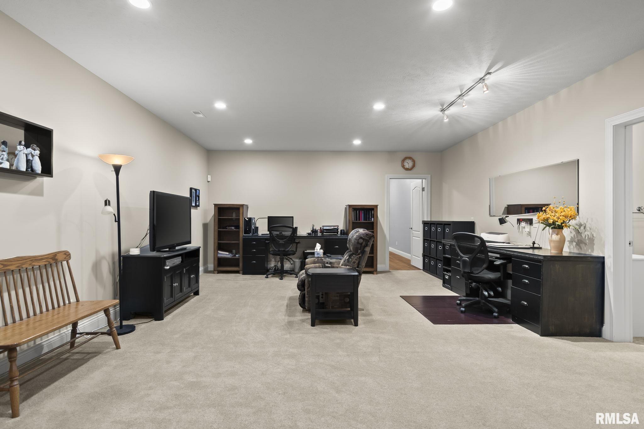 2104 Dubsdread Lane Springfield, IL 62711 - Photo 32 of 55