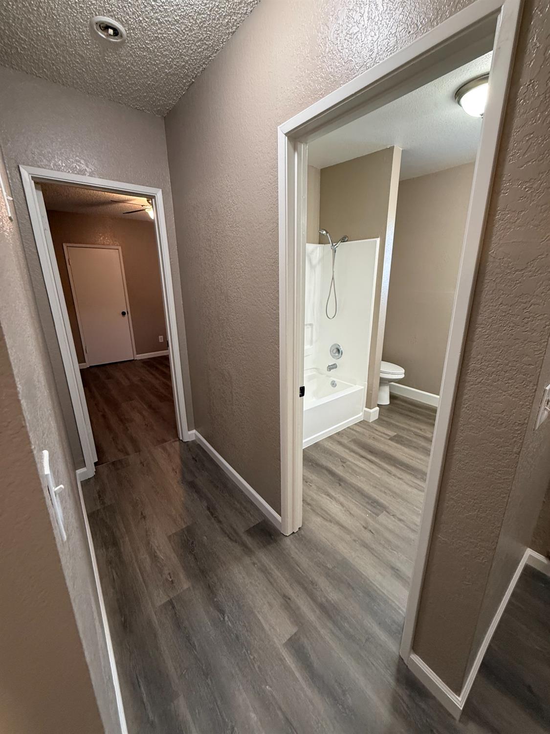 460 South Dearing Avenue Fresno, CA 93702 - Photo 7 of 23