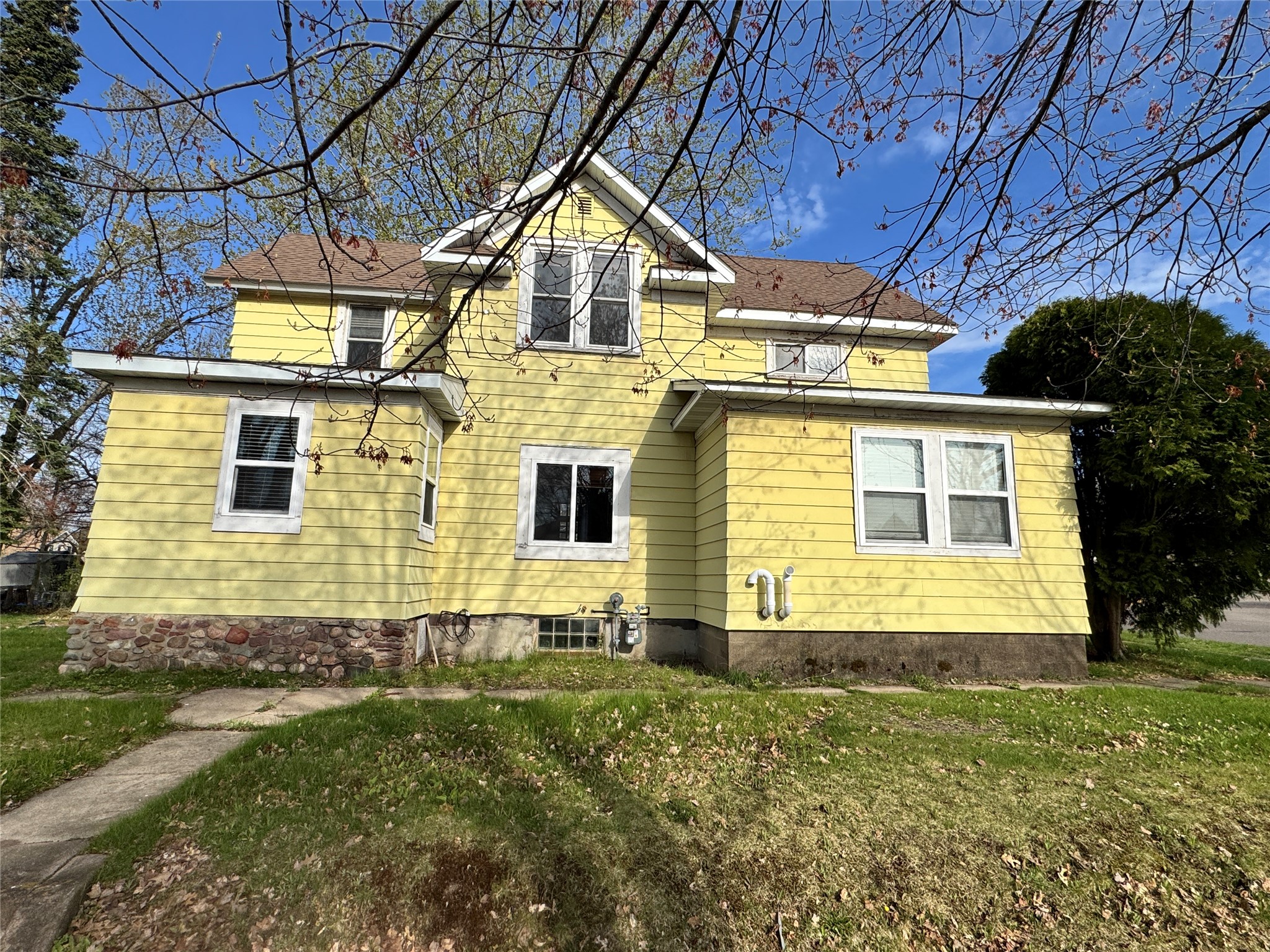 401 Elm Street Spooner, WI 54801 - Photo 3 of 40