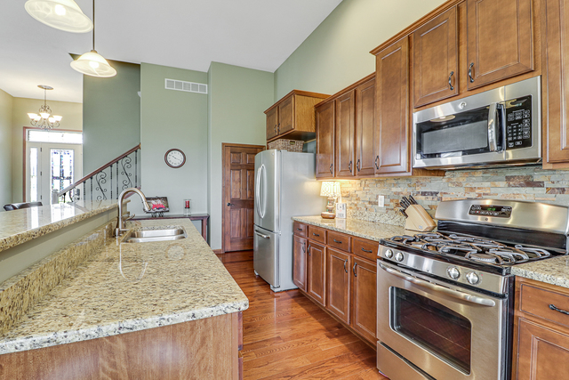 2301 Heather Ridge Drive Normal, IL 61761 - Photo 15 of 46