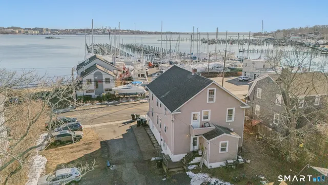 $1,700 | 113 Pequot Avenue, Unit 3, New London, CT 06320