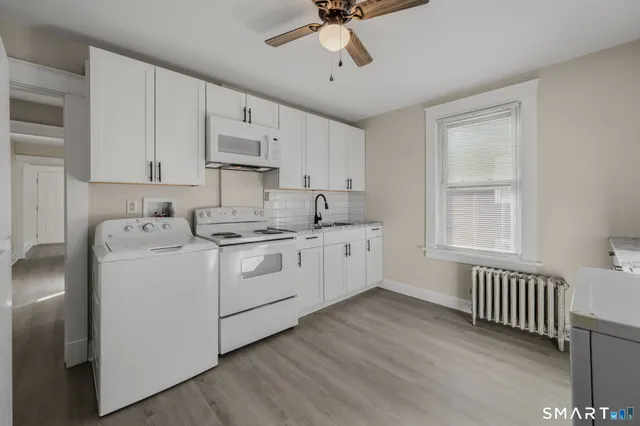 $1,700 | 113 Pequot Avenue, Unit 3, New London, CT 06320