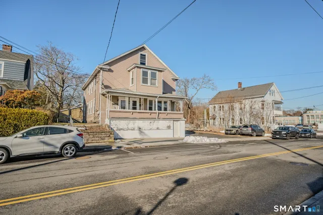 $1,700 | 113 Pequot Avenue, Unit 3, New London, CT 06320