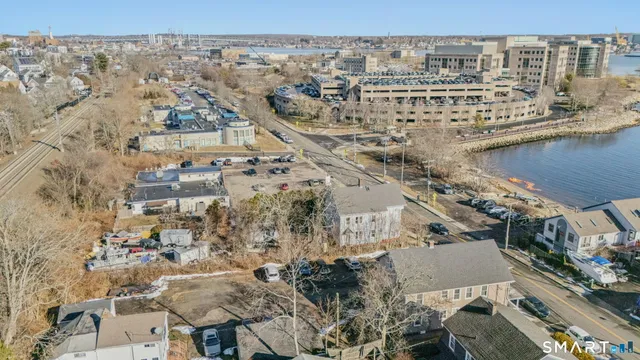 $1,700 | 113 Pequot Avenue, Unit 3, New London, CT 06320