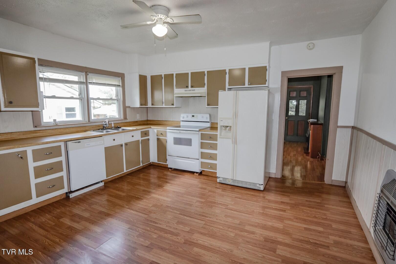 421 Duncan Street Newport, TN 37821 - Photo 11 of 56 10