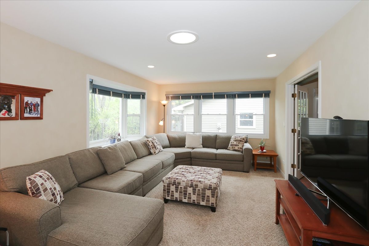 174 Timber Hill Road Buffalo Grove, IL 60089 - Photo 12 of 38