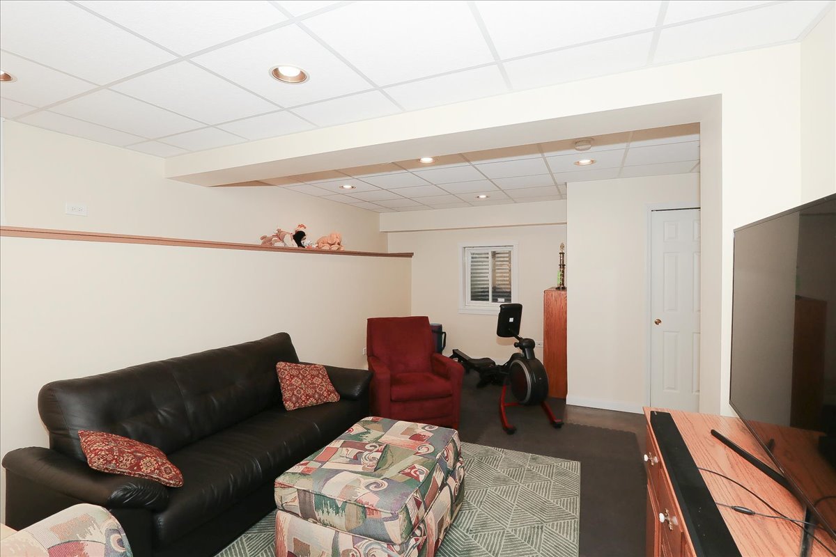 174 Timber Hill Road Buffalo Grove, IL 60089 - Photo 29 of 38